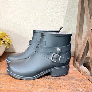 Black Rubber LUCKY BRAND Rindah Pull On Ankle Boots 7 rain boots perfect